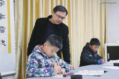 信陽市校長培訓(xùn)班學(xué)員到宏橋小學(xué)跟崗培訓(xùn)