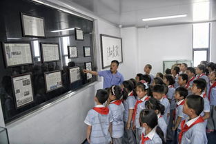 國際博物館日 小學(xué)生走進(jìn)漢后工廠識草藥 搗藥材 熬膏方 親手熬膏 體驗 匠人精神